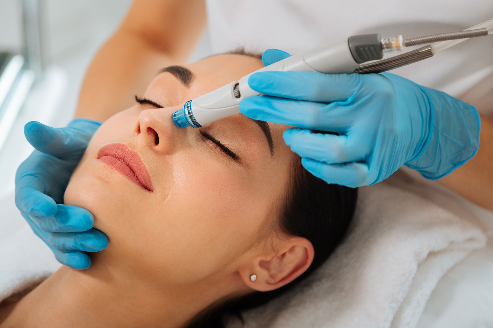 A Guide To Our HydraFacial Treatment